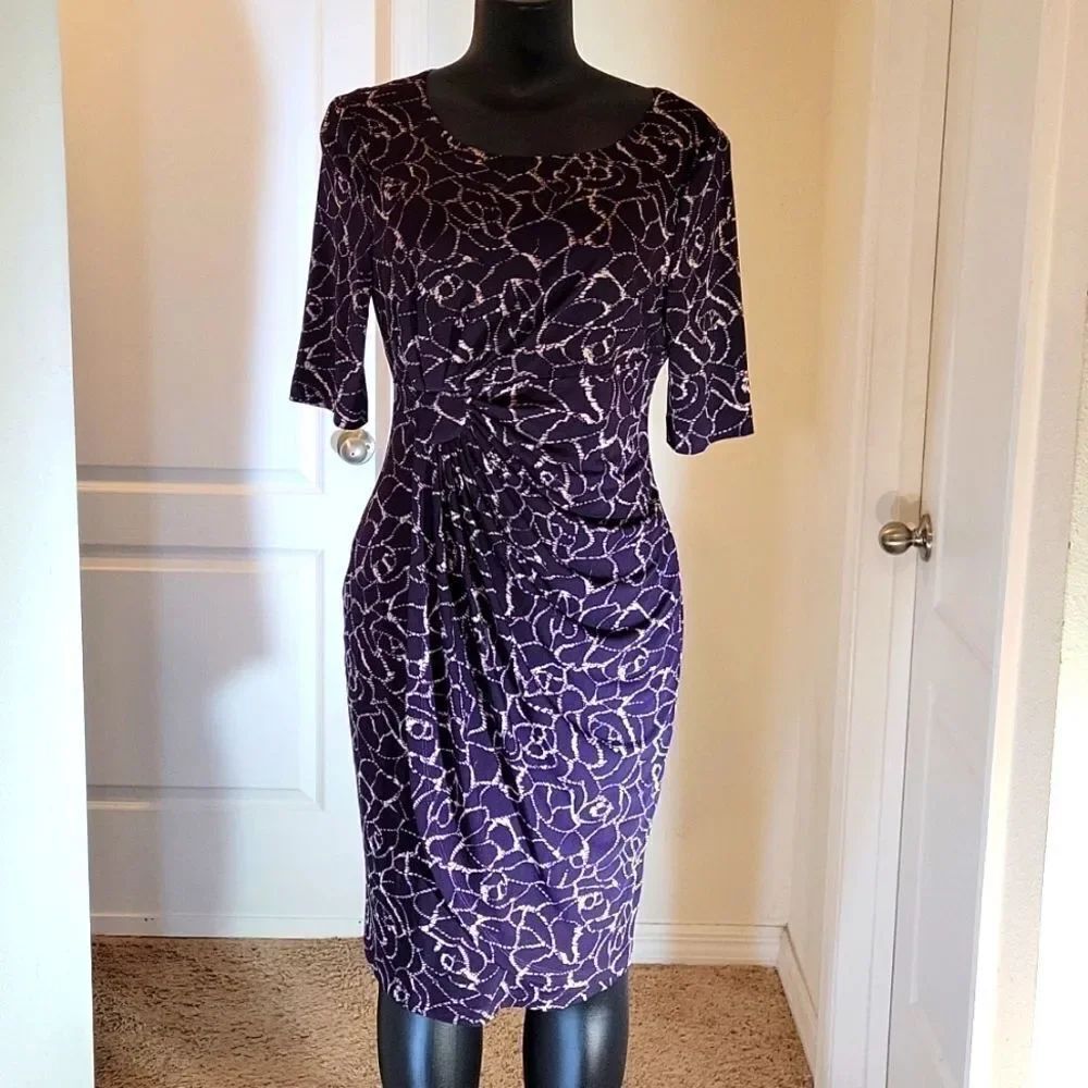 BRAND NEW CONNECTED APPAREL ROUNDNECK ABOVE THE KNEE LENGTH DRESS